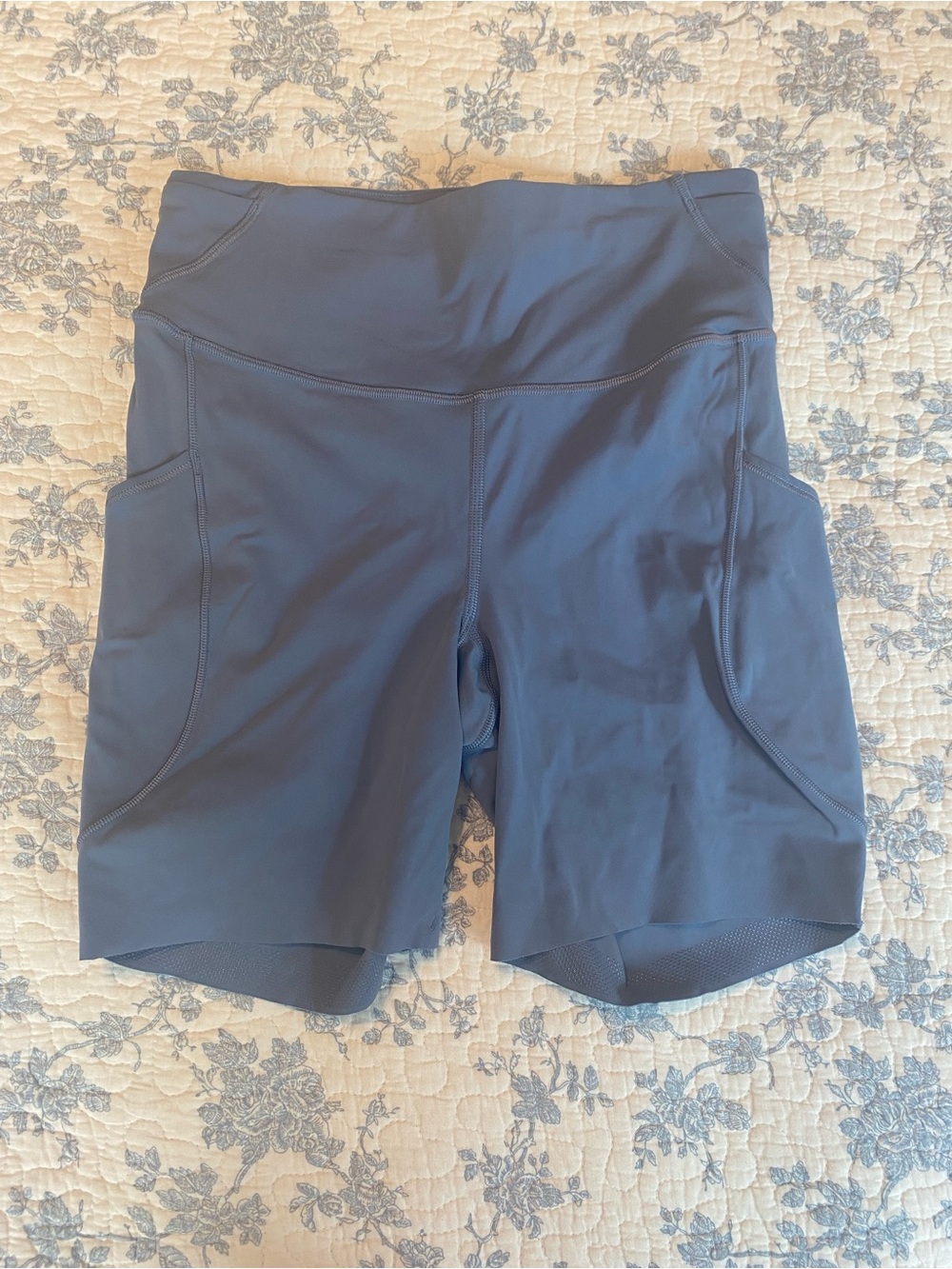 Lululemon Fast and Free High-Rise Short 6” 5 Pocket Washed Denim Size 6